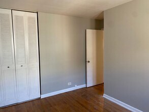9040 S Dauphin Ave in Chicago, IL - Building Photo - Building Photo