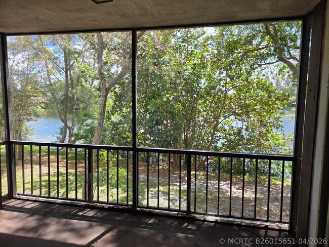 property at 3720 Inverrary Dr