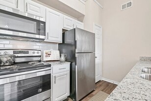 Avery in Lewisville, TX - Building Photo