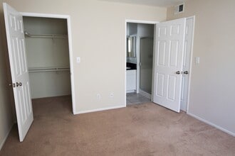 15040 Moorpark St in Sherman Oaks, CA - Building Photo - Building Photo