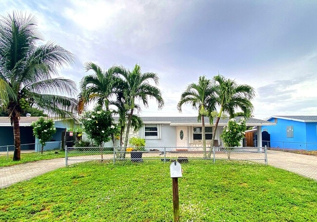 property at 2868 Lillian Ln
