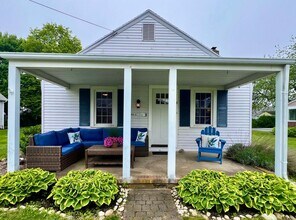 38 Seabreeze Rd in Old Saybrook, CT - Building Photo - Building Photo
