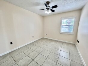631 N Orange Ave in Sarasota, FL - Building Photo - Building Photo
