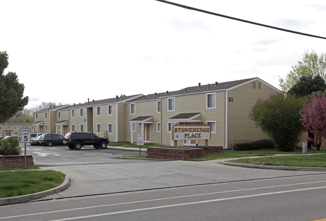 Stonehedge Place in Longmont, CO - Building Photo