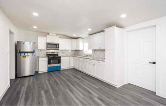 3741 Jasmine St in Sacramento, CA - Foto de edificio - Building Photo
