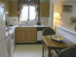 Cobblestone Square Apartments in Cicero, NY - Foto de edificio - Building Photo