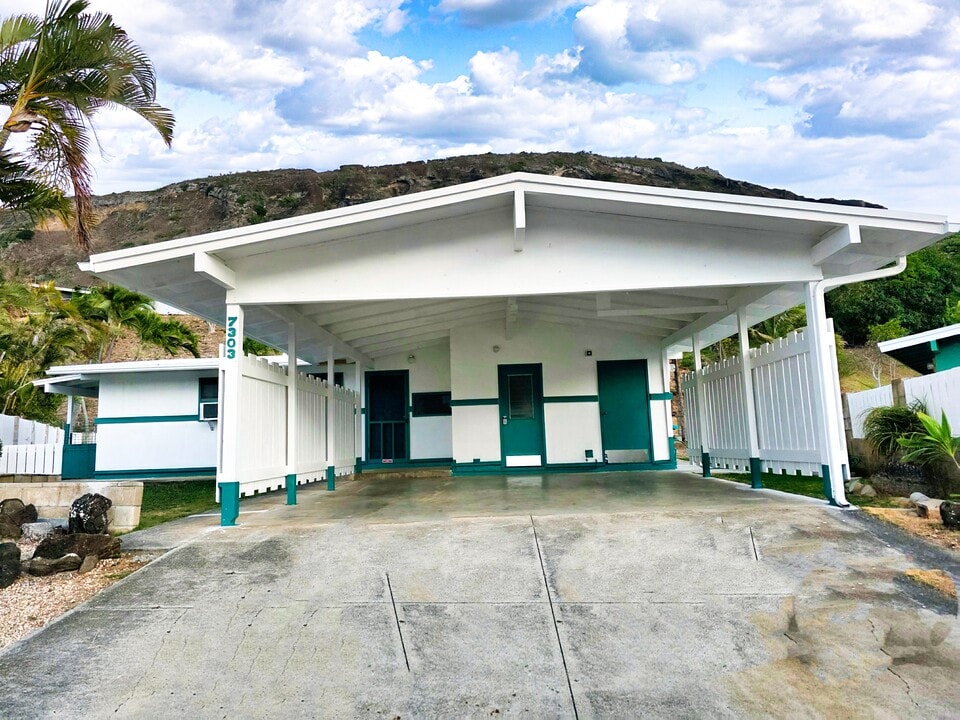 7303 Mokuone St in Honolulu, HI - Foto de edificio