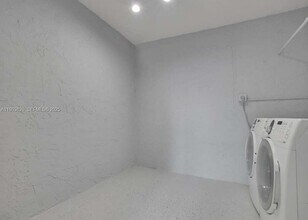 7603 Kimberly Blvd in North Lauderdale, FL - Building Photo - Building Photo