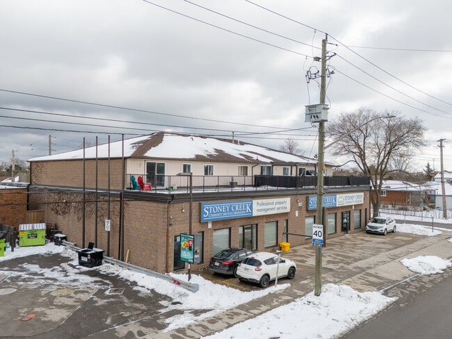 425 Melvin Ave
