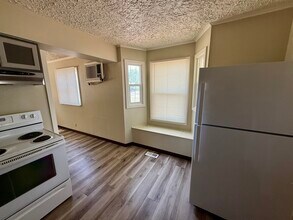 14119 E 8th Ave in Spokane Valley, WA - Foto de edificio - Building Photo