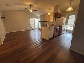 10440 Doc Holliday Trail in Austin, TX - Building Photo - Building Photo