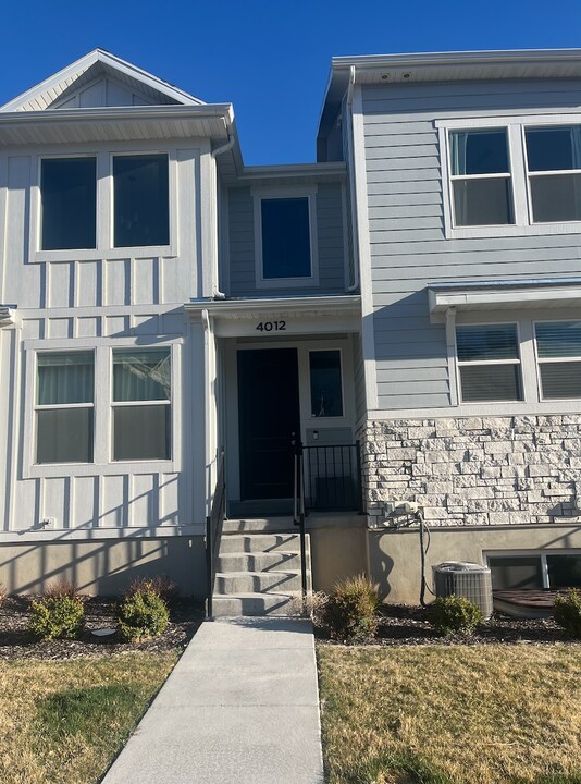 4012 Hardman Way in Lehi, UT - Building Photo