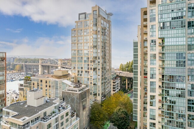 1000 Beach in Vancouver, BC - Building Photo - Building Photo