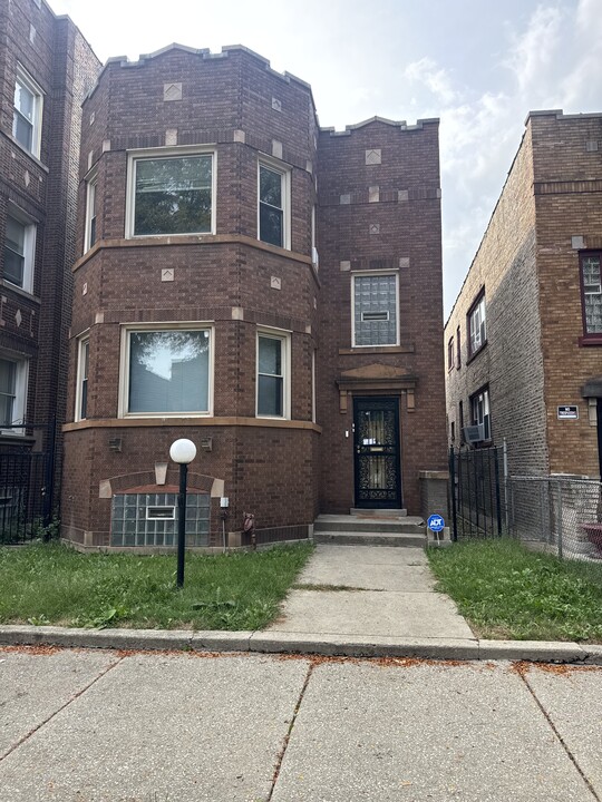 8222 S Marshfield Ave, Unit 1 in Chicago, IL - Foto de edificio
