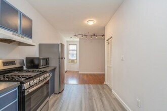 817 Park Ave in Hoboken, NJ - Building Photo - Building Photo