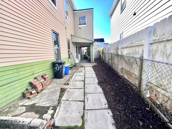 502 3rd St in Donora, PA - Building Photo - Building Photo