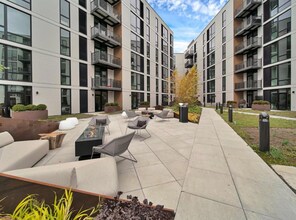 2155 N Elston Ave in Chicago, IL - Building Photo - Building Photo