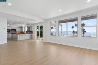 1105 Rock Harbor Point in Hercules, CA - Building Photo - Building Photo