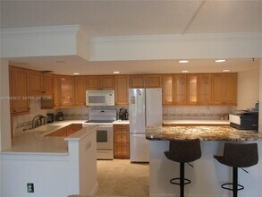 1101 River Reach Dr, Unit 418 in Fort Lauderdale, FL - Foto de edificio - Building Photo