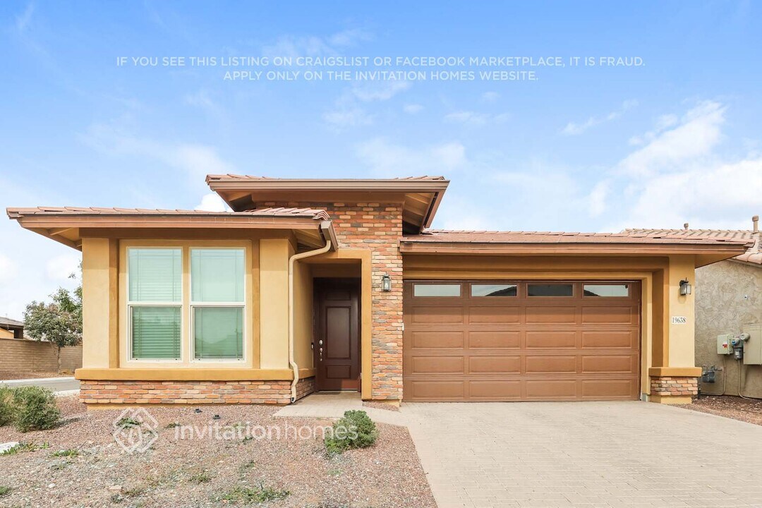 19638 W Turney Ave in Litchfield Park, AZ - Building Photo