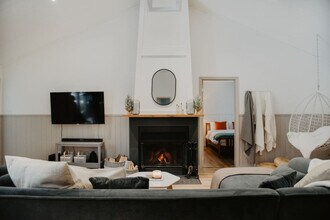 60 Chem. de la Paroi-Rocheuse in Lac-Supérieur, QC - Building Photo - Building Photo