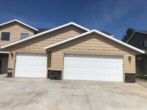 1418 Kayla Pl in Harrisburg, SD - Building Photo - Building Photo