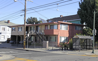 2103 Santa Clara Ave Apartamentos