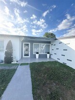 6174 W 14th Ave in Hialeah, FL - Building Photo