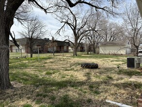 2531 W 27th St S in Wichita, KS - Foto de edificio - Building Photo