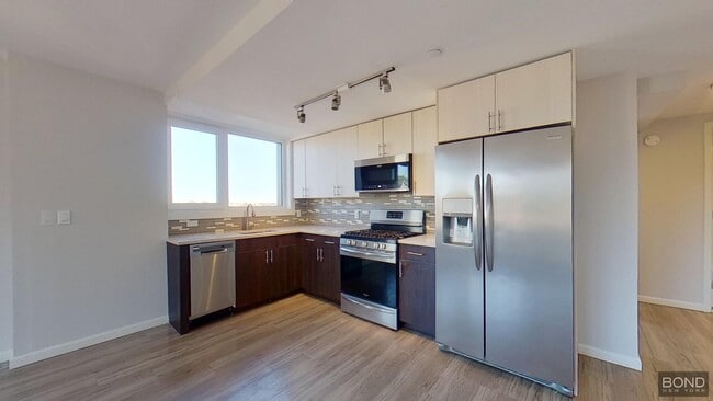 178-02 Hillside Ave. in Queens, NY - Building Photo - Building Photo