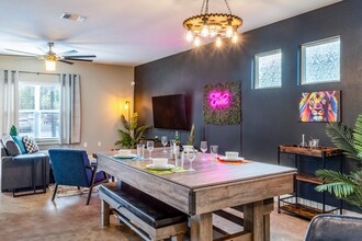 3000 Neal St in Austin, TX - Foto de edificio - Building Photo