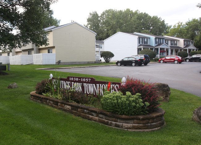 Heritage Park Townhomes in Webster, NY - Building Photo - Building Photo