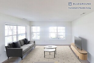 200 Avalon Dr in Bedford, MA - Building Photo