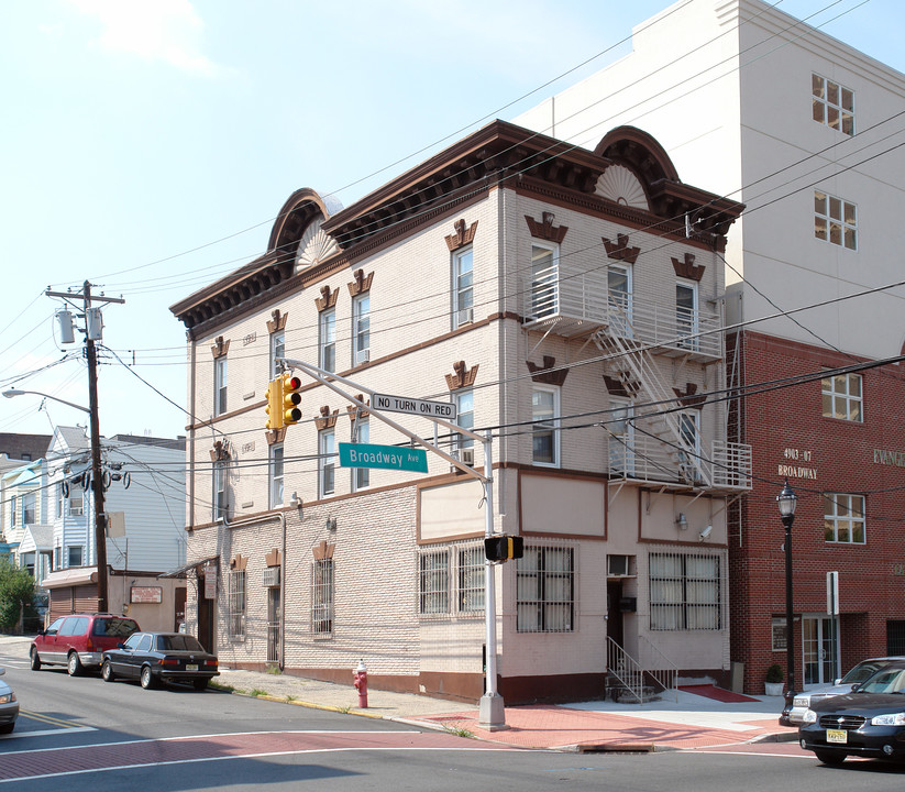 4909 Broadway in Union City, NJ - Building Photo