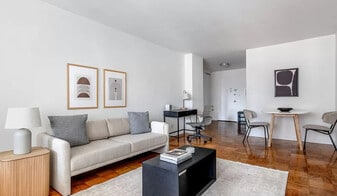 576 9th Ave in New York, NY - Building Photo