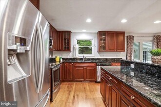 2653 Fanieul Hall Ct in Herndon, VA - Building Photo - Building Photo