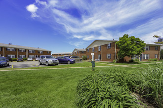 Mayfair Village in West Lafayette, IN - Building Photo - Building Photo