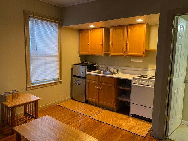 16 Seminary Ave, Unit 1F in Binghamton, NY - Building Photo - Building Photo
