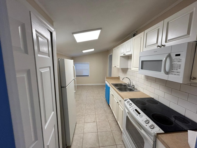 1730 W Perdiz St in Tampa, FL - Building Photo - Building Photo