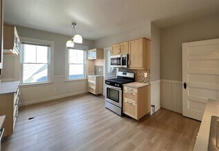 107A Oxford St, Unit 3 in Cambridge, MA - Building Photo - Building Photo