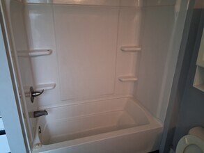 201 N 20th St in East Moline, IL - Building Photo - Building Photo