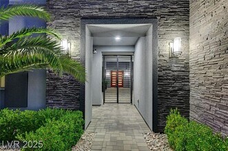 8081 W Ford Ave in Las Vegas, NV - Building Photo - Building Photo