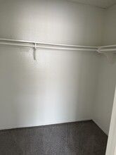 14133 Lemoli Ave, Unit 3RD FLOOR in Hawthorne, CA - Foto de edificio - Building Photo