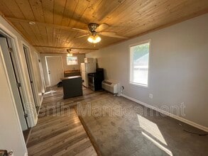 722 Stirling in Pontiac, MI - Building Photo - Building Photo