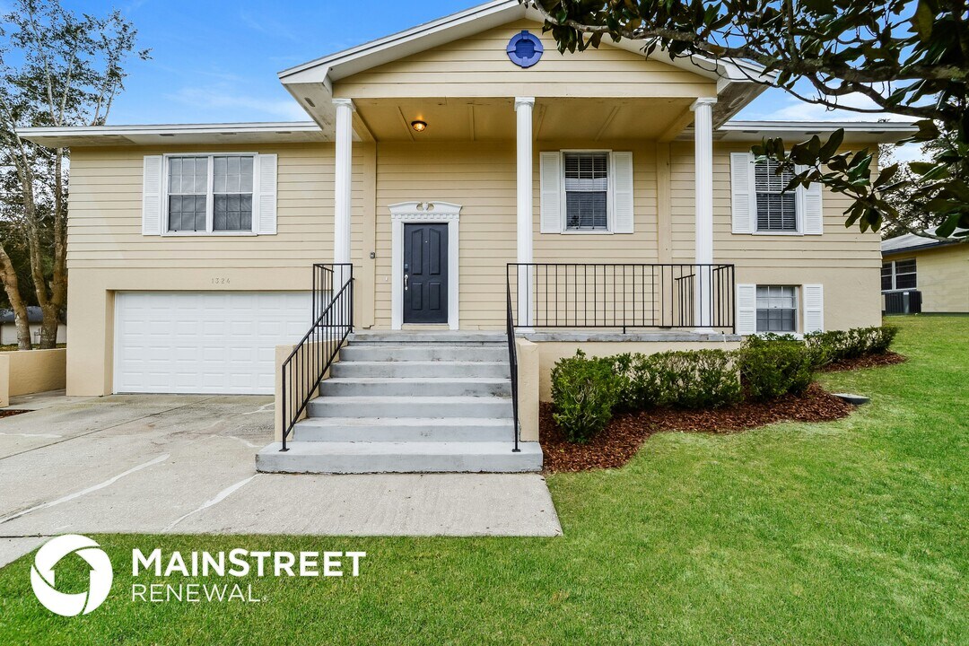1324 Bob Cat Ct in Apopka, FL - Building Photo