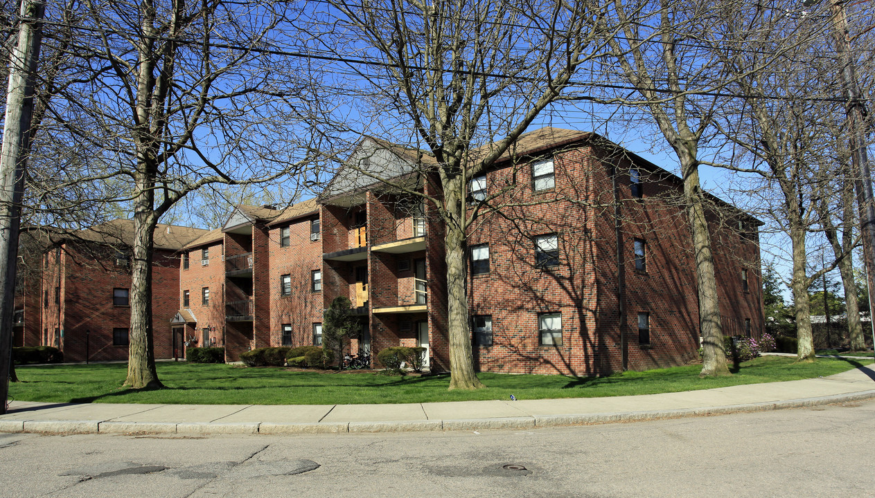 Farwell Street Apartments in Newton, MA - Foto de edificio