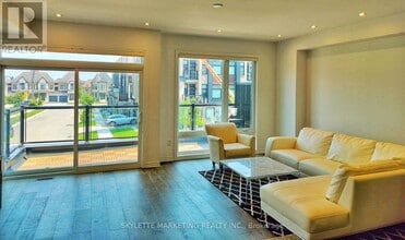 2489 Badger Cres in Oakville, ON - Building Photo - Building Photo