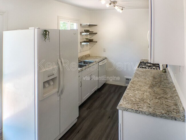 1285 S Holly St in Denver, CO - Building Photo - Building Photo