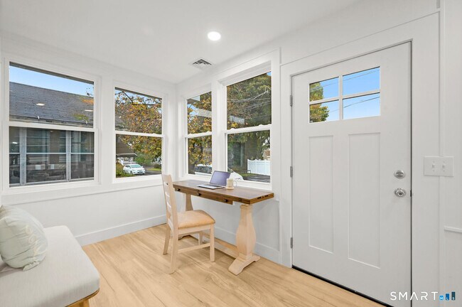 17 W Orland St in Milford, CT - Building Photo - Building Photo