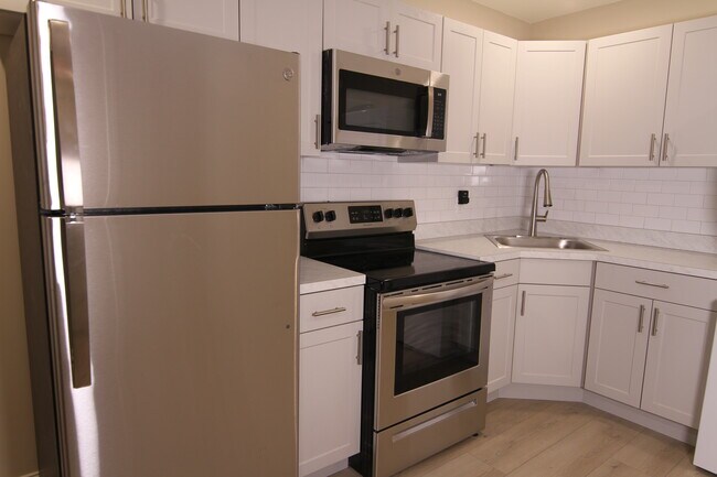 4810 Oxford Ave in Philadelphia, PA - Building Photo - Building Photo